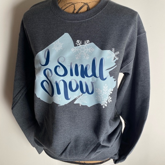 Gilmore Girls 'I Smell Snow' unisex sweatshirt - Picture 2 of 3